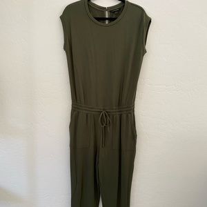 Banana Republic jumpsuit. Fabric is heavy and sturdy. Great condition.